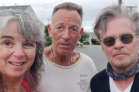 bruce springsteen hangs out with john mellencamp down the shore