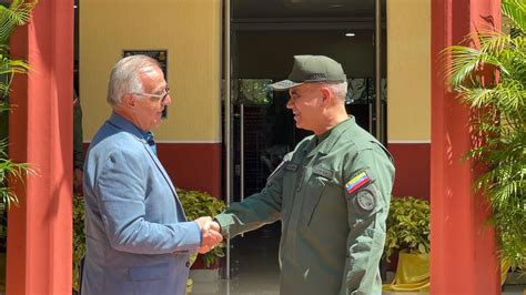 ministros de defensa de colombia y venezuela iván velásquez y vladimir padrino se reunieron