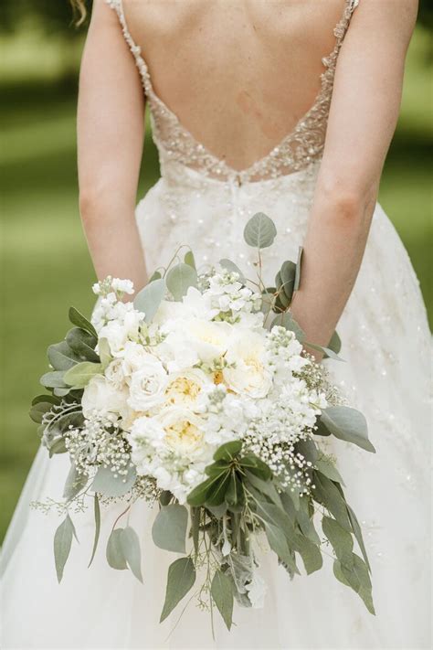 Where to buy cheap wedding bouquets. Elegant Minnesota Christian Wedding | Whitley B ...