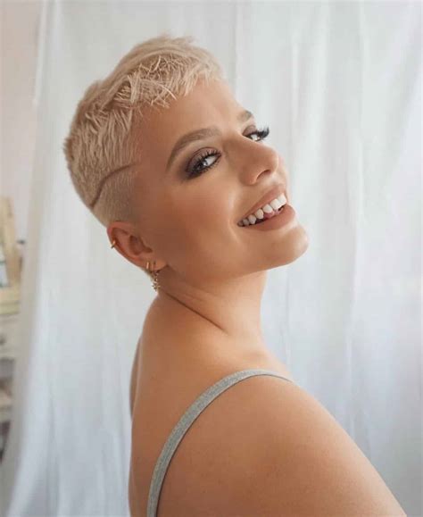 19 Very Short Haircuts For Women Trending In 2021