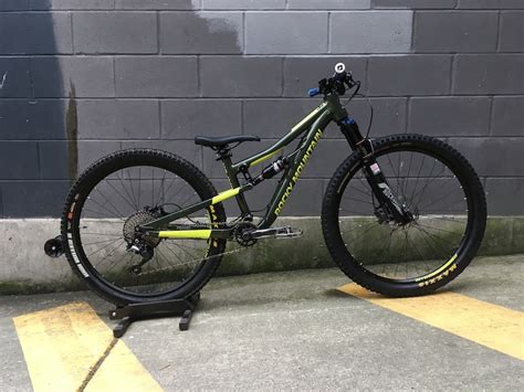 The reaper packs the same aggressive trail performance found in our full suspension bikes like the altitude and instinct, but in a smaller package. 2018 Rocky Mountain Reaper 26" For Sale