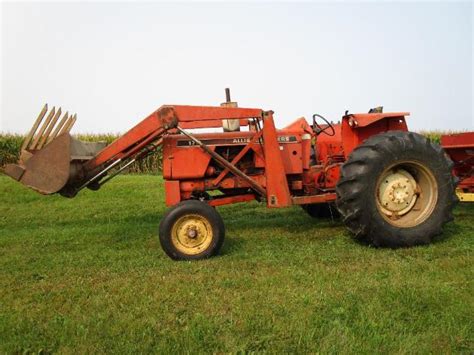 Allis Chalmers 170 Tractor With Loader