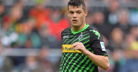 View stats of arsenal midfielder granit xhaka, including goals scored, assists and appearances, on the official website of the premier league. Granit Xhaka: Begeisterter Panini-Sammler | BUNTE.de