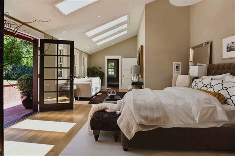 From sweet signs featuring love quotes to pretty pillow shams, these decorating ideas but when you get closer, you realize that it's actually a collection of hearts—the perfect decor piece for valentine's day! 35+ Spectacular neutral bedroom schemes for relaxation