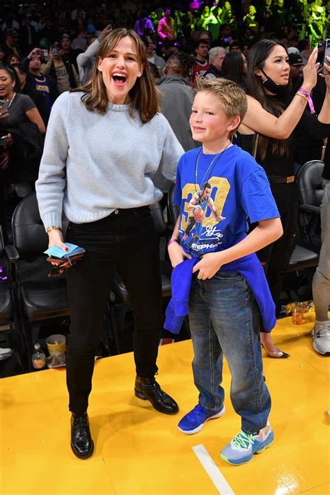Jennifer Garner treats her and Ben Affleck’s son to courtside Lakers