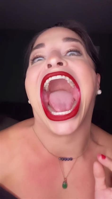TikTok Star With Worlds Biggest Mouth Sets Guinness World Record As Her Gob Stretches To