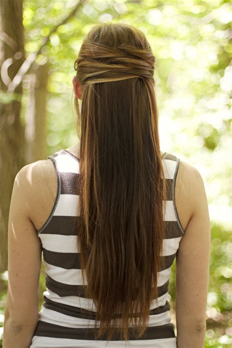 This is your ultimate resource to get the hottest hairstyles summer hair colors latest trends for 2021. Overlapping Half-Up, Half-Down Hairstyle - More Hairstyles