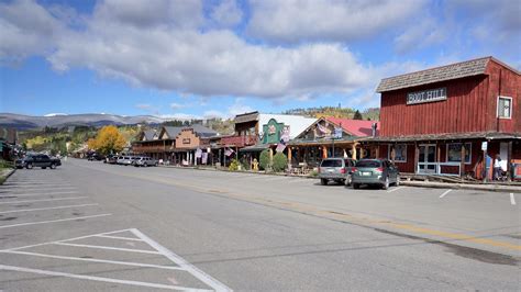 While rv camping near grand lake, it is very easy to visit the rocky mountain national park, either using your rv, by taking an organized tour or using the shuttle bus service at the eastern entrance to the park. Camping near Granby and Grand Lake, around the West Side ...