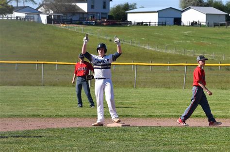 1B High School Baseball: Helvey delivers gem to lead Naselle to