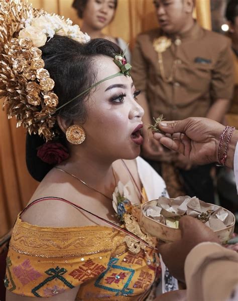 Metatah Tradisi Potong Gigi Penanda Kedewasaan Di Bali