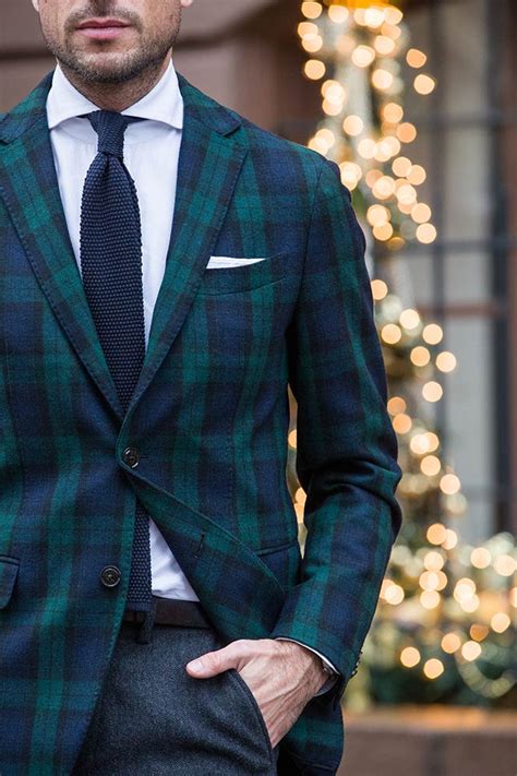 When light and dark intersect, charcoal shades take form. Black Watch Tartan Plaid Blazer Men's Outfit Idea - He ...