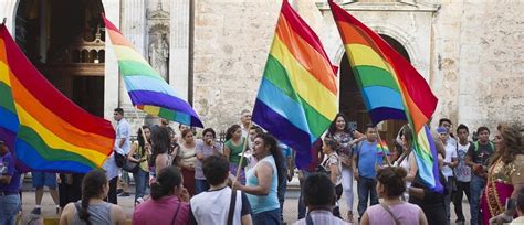 They are also in some places being treated as scapegoats for the spread of the virus, she added. Comunidad LGBTI, vulnerada en pandemia | Desde el Balcon