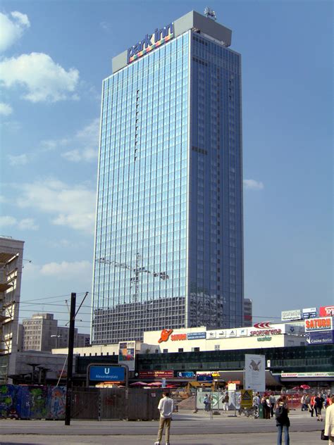 It is berlin's tallest hotel and is located directly on alexanderplatz square. Park Inn Berlin-Alexanderplatz