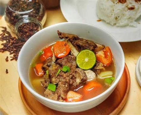 Serta dengan tambahan seperti bihun, taoge, kerupuk. Resep Sop Iga Sapi Kuah Gurih Nikmat dan Super Lezat