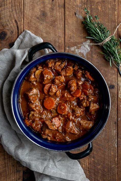 Kalkoenstoofpotje Met Champignons En Rode Wijn Mind Your Feed