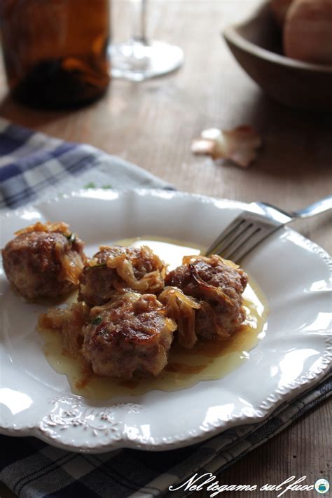 Maybe you would like to learn more about one of these? Polpette alla birra con cipolle e cotte in padella - ricetta