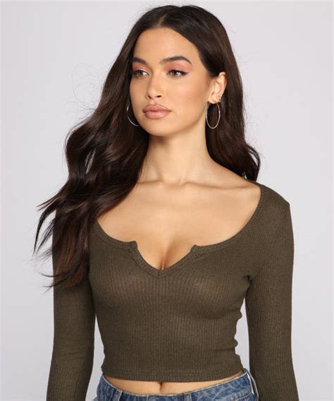 Must Have Ribbed Knit Crop Top And Windsor