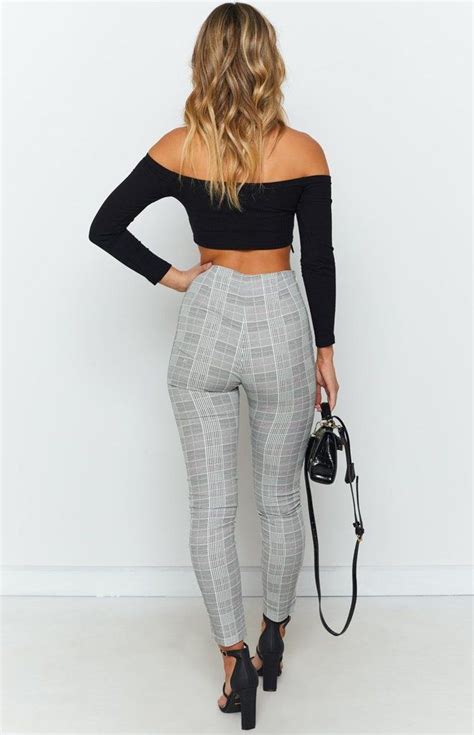 White Outfit Ideas With Leggings Trousers Crop Top Plaid Leggings
