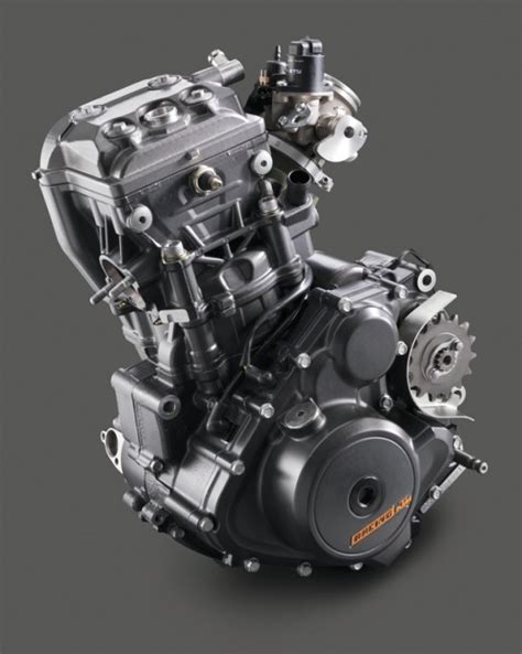 If we talk about ktm duke 200 engine specs then the petrol engine displacement is 199.5 cc. KTM 250 Duke and RC 250 launched - From RM17,888 and RM18,888!