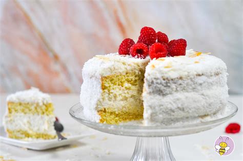 Eine klassische torte wird in einer schicht gebacken und dann nach dem vollständigen abkühlen vorsichtig in mehrere schichten geschnitten. "Raffaello"-Torte ketogen - Bumblebee im Ketoland