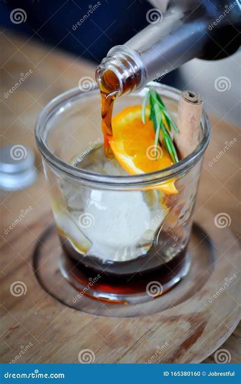 Cold Brew Kaffee Americano Stockfoto Bild Von Orange Koffein 165380160
