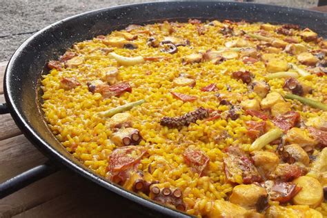 No requiere esfuerzo alguno, aunque hay que contar con algo de tiempo, porque el estas son solo unas pocas de las muchas maneras que existen de emplearlo en la cocina. Paella10 - Receta de Arroz con Pulpo y Tomates Secos