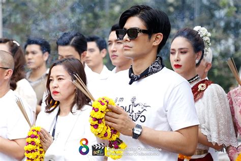 วงเวียนตัณหาก่อเกิดไฟแค้น แรงอาฆาตที่ยังคงอยู่ ที่สุดของละครรักร้อน แรงแค้น ปมความลับของเรือนแห่งนี้คืออะไร พิสูจน์พร้อมกันใน #เรือนร่ม. ผู้จัด "ต่าย-นัฐฐพนธ์" นำทีมบวงสรวงละคร "เรือนร่มงิ้ว"