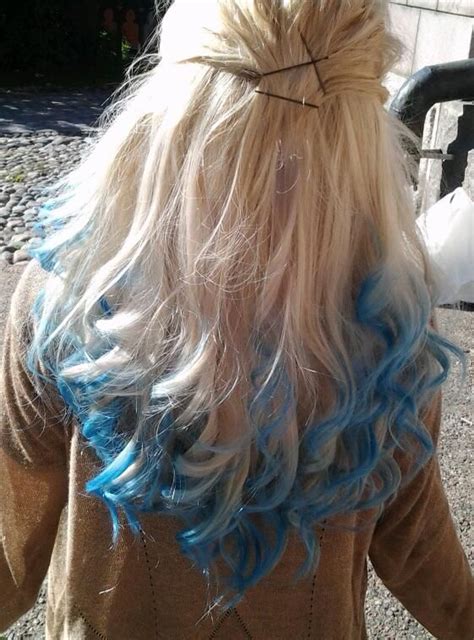Blue Hair Dying Styles Blonde With Blue Dip Dye Hair Colors Ideas