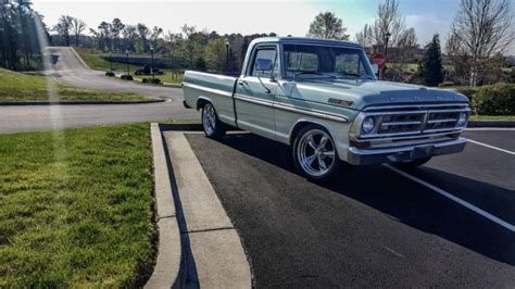 Ford F100 Short Wheel Base 351w Two Tone Lowered 20 Inch Wheels Daily