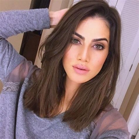 Short layered stacked bob works on all hair types from thin to thick and from straight to curly. 2020 Popular Long Hairstyles That Make You Look Thinner