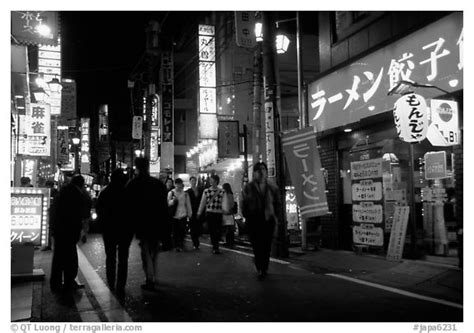 My best of japan black and white photographs representing my ups and downs when i visited this wonderful country. Black and White Picture/Photo: Backstreet by night. Tokyo ...