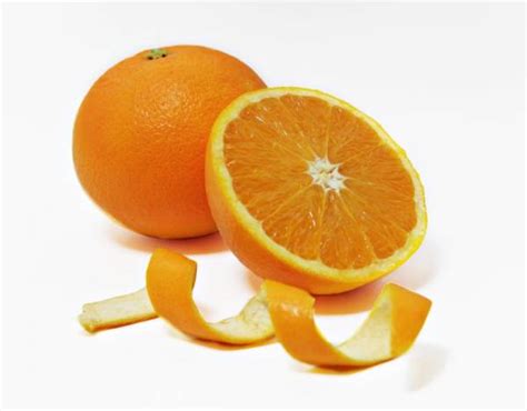 Cuando le digas a tu pareja, o a cualquier ser querido que comparte tu embarazo, que tu bebé ya está del tamaño de un limón, probablemente le harás mucho más real esa vida que llevas en tu vientre. Foto de naranjas desató polémica en Twitter (+Tuits)