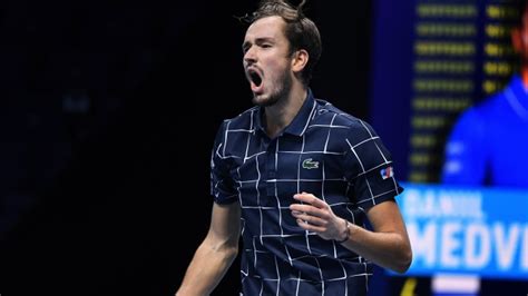 Racha espectacular la del moscovita, que eliminó a todos y cada uno de sus adversarios desde el atp. Daniil Medvedev jugará por el título del ATP Finals tras ...