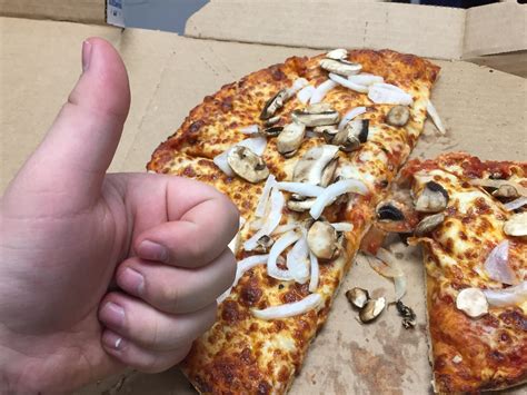 My favourite fresh mushroom and fresh onion pizza :D : r/Dominos