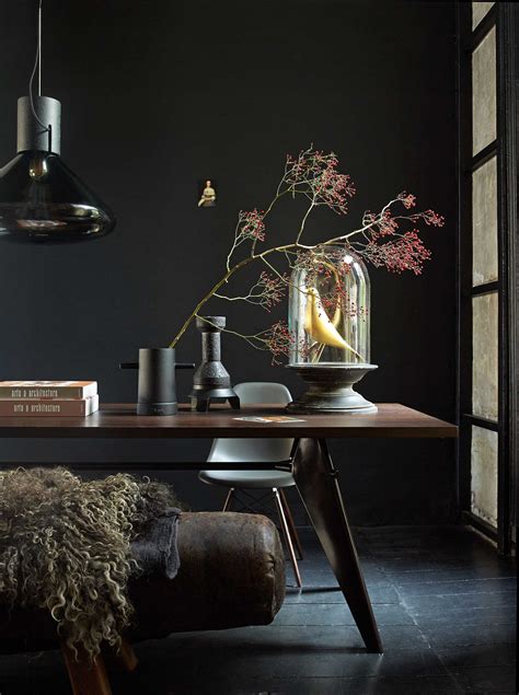Some Beautiful Interior Design Tips Of The Use Of Dark Or Black