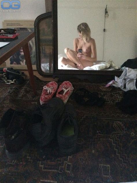 Stella Maxwell Nackt Nacktbilder Playboy Nacktfotos Fakes Oben Ohne