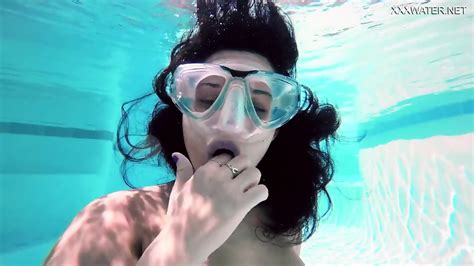 Brita Piskova Masturbates Underwater In The Swimming Pool Eporner
