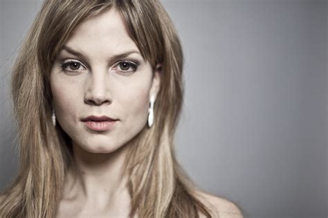 Sylvia Hoeks 2018 Hair Eyes Feet Legs Style Weight And No Make Up