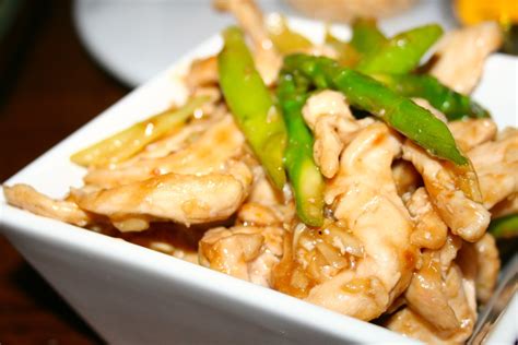 Masukan bahan sauce, aduk rata. Resep Tumis Ayam Sayur Asparagus - Resep Masakan Dapur Arie