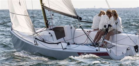 Images, outboard 4 hp motor, 7,32 length of j 24 in inautia.com. Mittelmann's Werft | Der J/Boats-Unterschied im Detail ...