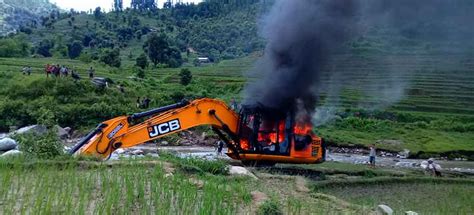 Jenis pemadam kebakaran dan penggunaannya. Alat Pemadam Kebakaran Otomatis Untuk Excavator yang Wajib ...