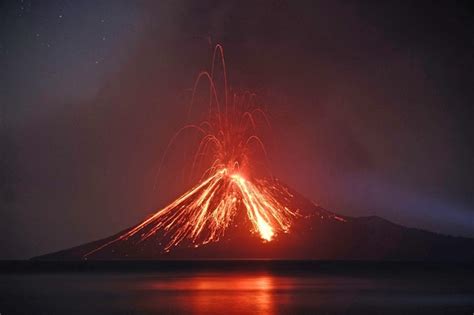 Scroll down to find out more. Has a volcano ever erupted on the moon? - Quora