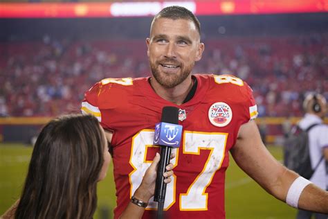 Travis Kelce Moves Into Sixth All Time In Tight End Catches All Bearcats