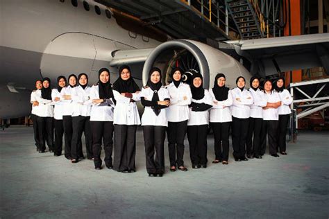 Royal Brunei Airlines First All Female Flight Deck Lands In Saudi Emirates Woman