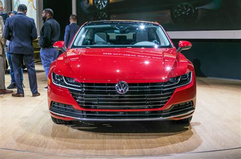 With elegant exterior styling that features an aerodynamic fastback design, the arteon is a driving experience all its own. 2019 Volkswagen Arteon Makes U.S. Debut in the Windy City ...