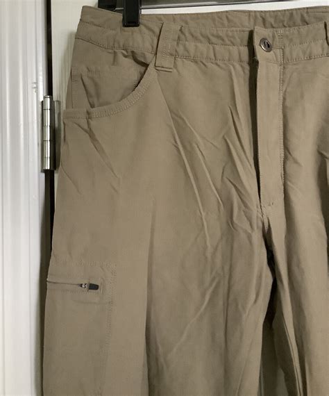 Patagonia Men’s Hiking Pants Khaki Color Lightweight  Gem