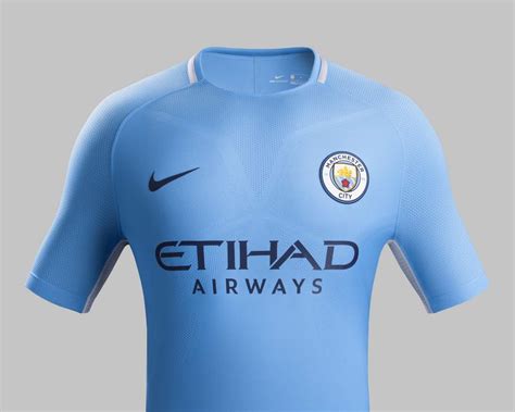 Manchester city football club is an english football club based in manchester that competes in the premier league, the top flight of english football. Camiseta Manchester City 2017 - 2018 local y visitante ...