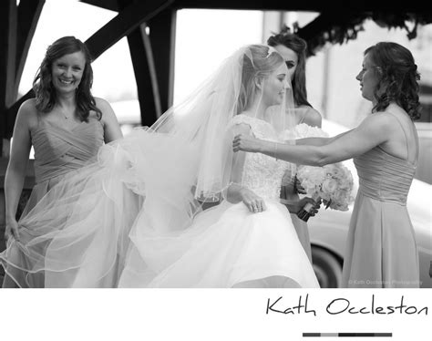 Bride And Bridesmaids Before The Ceremony Portfolio Kath Occleston