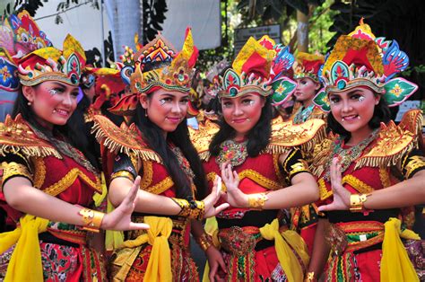 Indonesian People And Culture