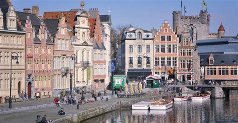 Powrót obywateli belgii oraz rezydentów z prawem pobytu w belgii po pobycie za granicą. ANSA - Belgia